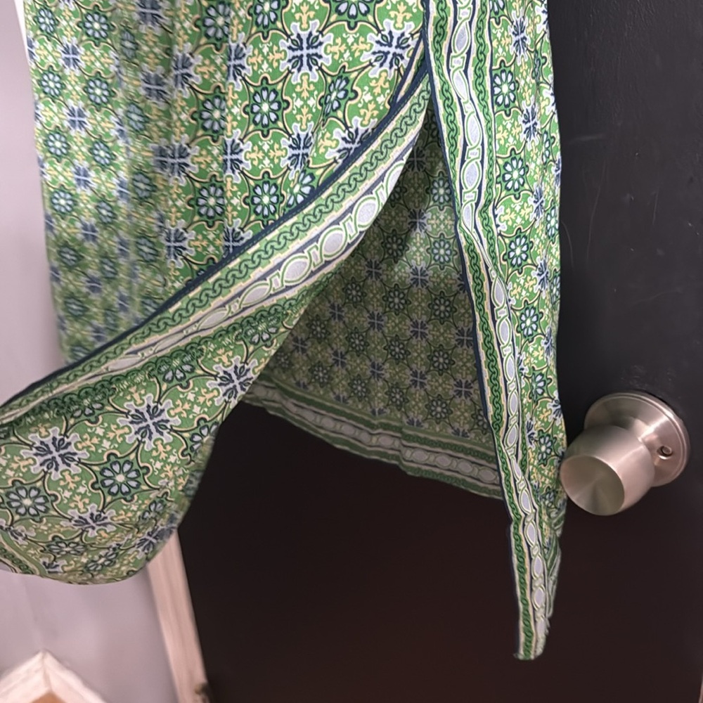 3/$14 Max Studio Sheer Patterned Midi Skirt Size: M - Picture 4 of 8
